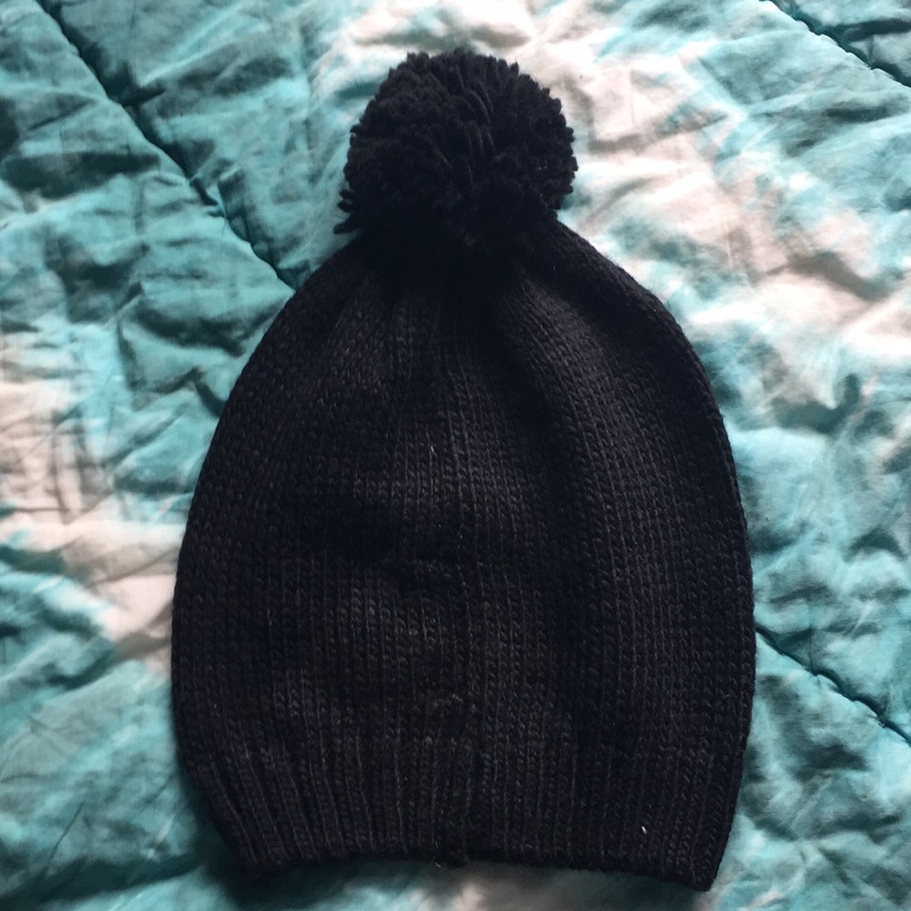 💠COTTON ON POMPOM BEANIE💠
